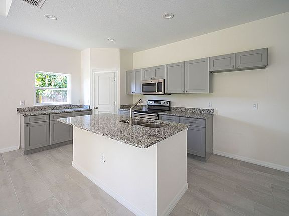 3rd image of 327 Palm St