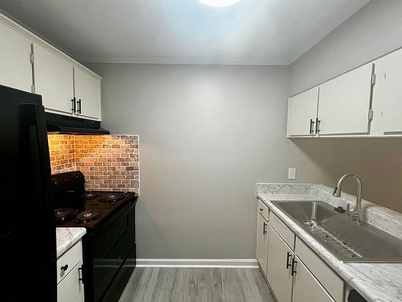 4th image of 5853G Century Oaks Dr
