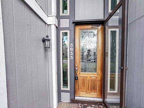 3rd image of 5833 Sunforest Dr