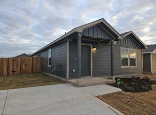 510 Sunray Dr, Lockhart, TX 78644
