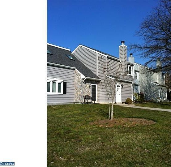 For Sale: 151 E Green Valley Cir, Newark, DE 19711