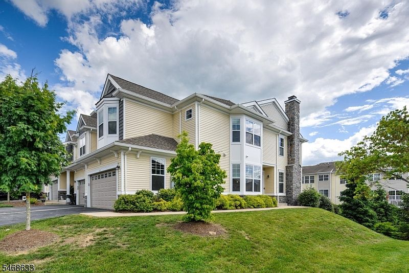 1st image of 14 Lupine Ln