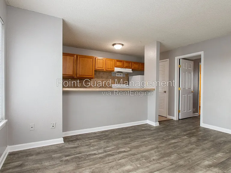 2228 S Oliver Ave — Photo 19