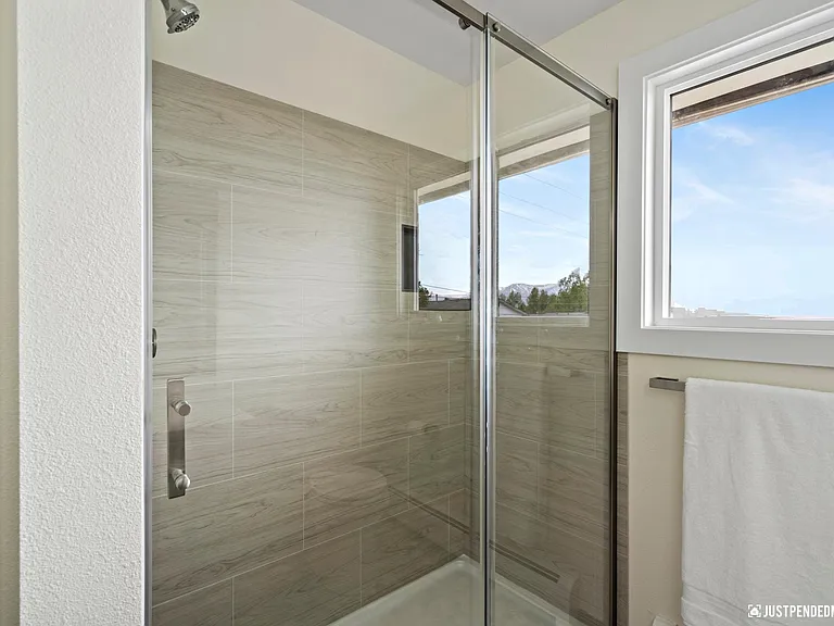 230 W 10th Ave — Photo 6