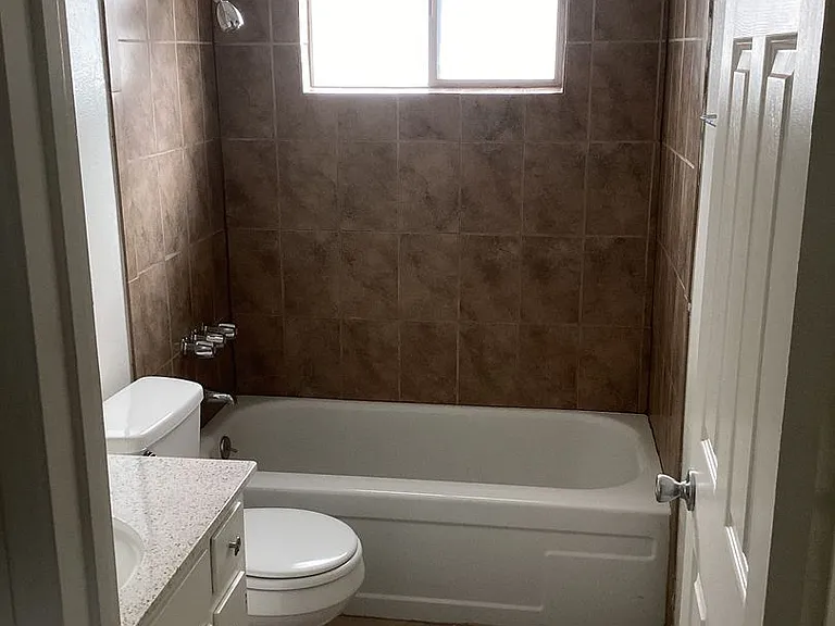 Jackson Apartments — Photo 5