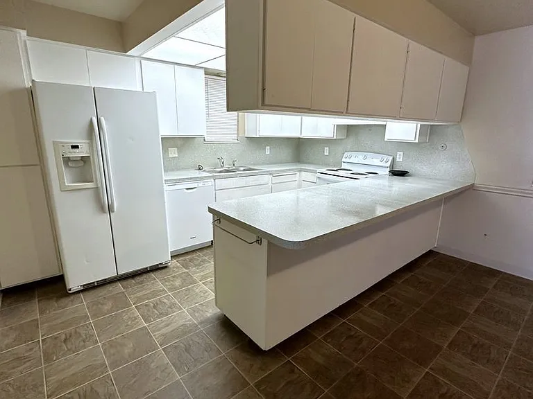 Eastridge — Photo 18