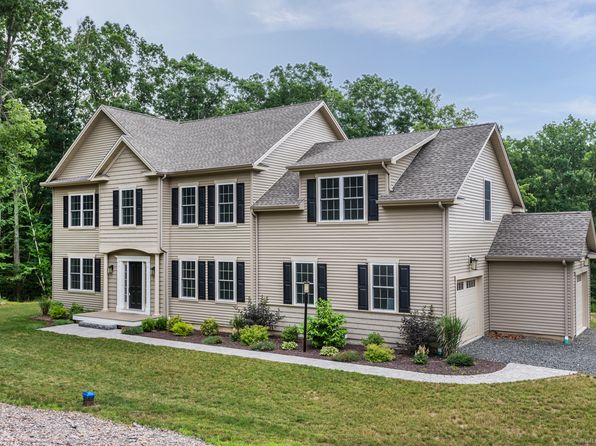 1 Deerwood Rd, Oxford, CT 06478