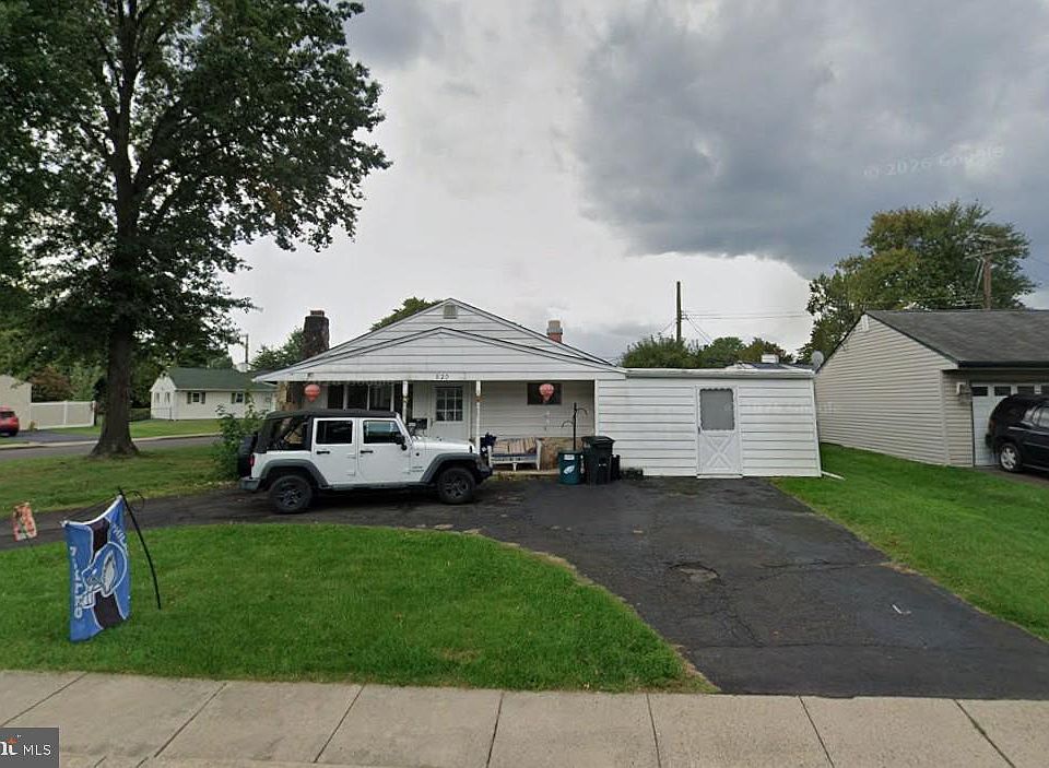 1st image of 820 Auburn Rd