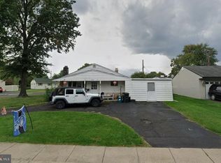 820 Auburn Rd, Fairless Hills, PA 19030