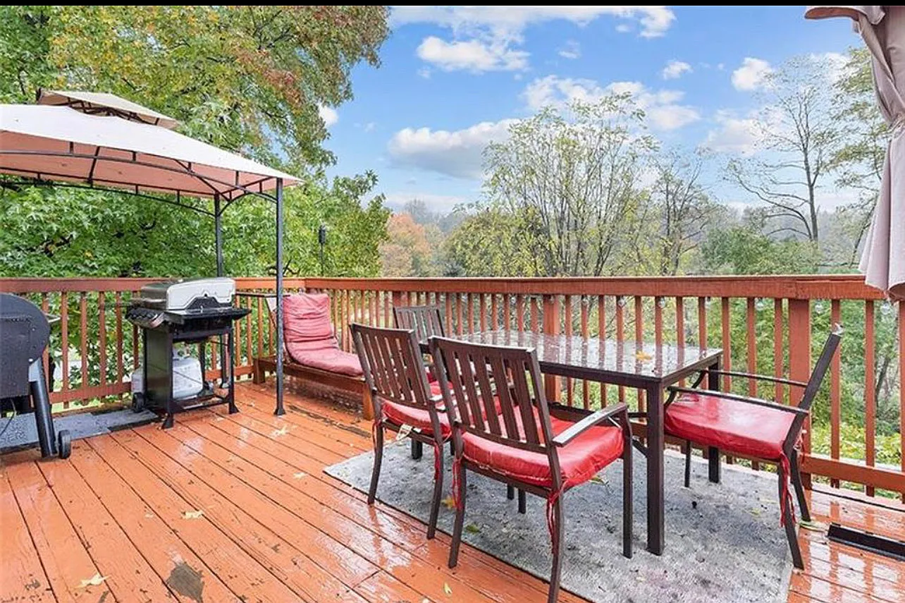 4 bed, 1344 sqft, $2,400 — Photo 3