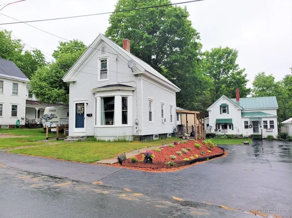 41 Summer St, Skowhegan, ME 04976