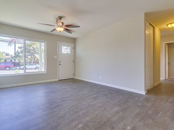 3rd image of 1006 Capistrano Dr