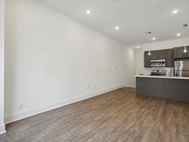 1328 N Franklin St #1F — Photo 3