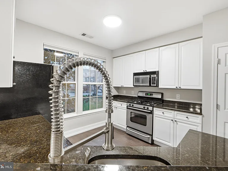 801 S Greenbrier St #113 — Photo 10