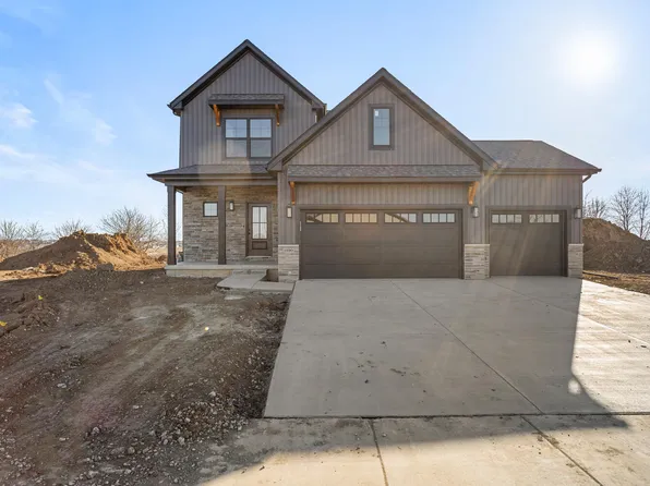 1930 Dahlia Dr, Mahomet, IL 61853