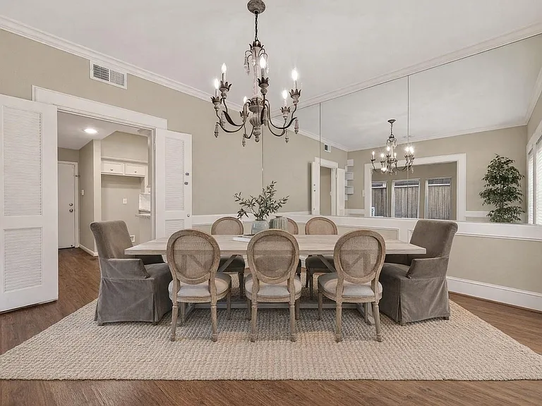2413 Potomac Dr #D — Photo 10