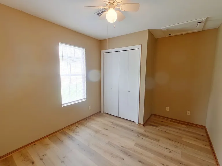 609 S Mount Carmel Ave — Photo 8