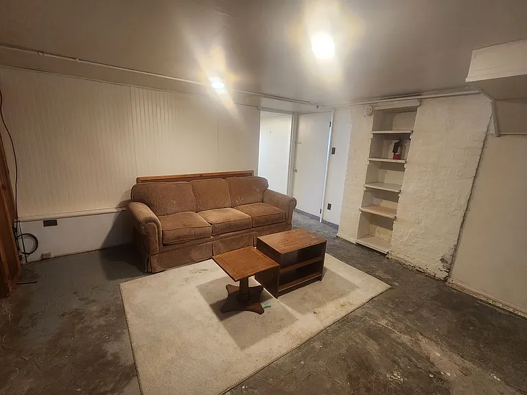 670 Park Street — Photo 7