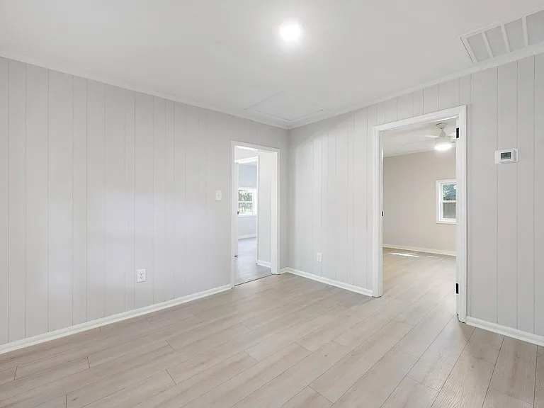 4673 Hassell Ave — Photo 13