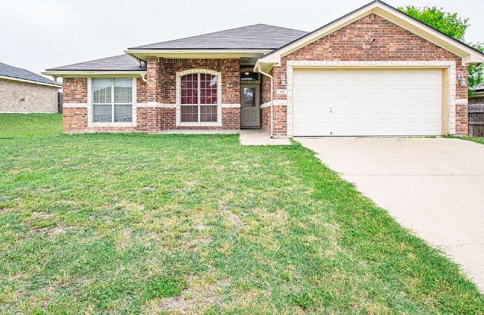 1st image of 305 Hedy Dr