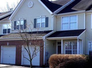 6 Chatham Ct, Robbinsville, NJ 08691
