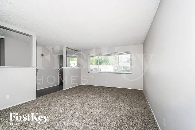 3 bed, 1.5 bath, 1176 sqft, $1,955 — Photo 3