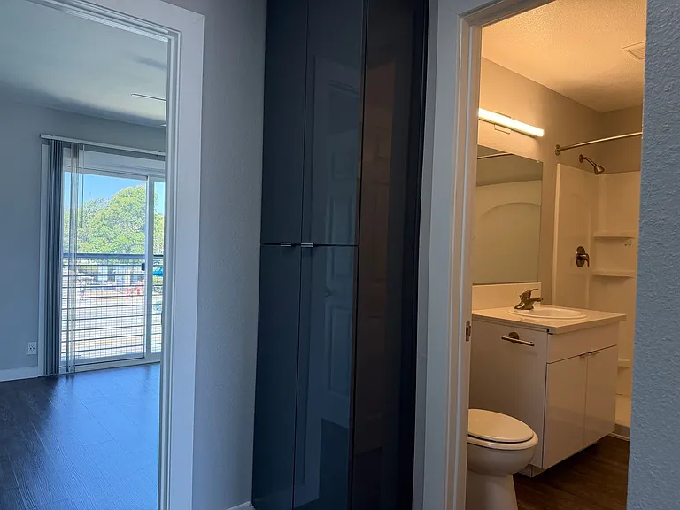 The Circle Apartments at Long Beach — Photo 91