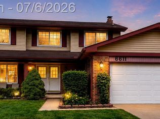 6611 Paul Revere Ln, Canton, MI 48187