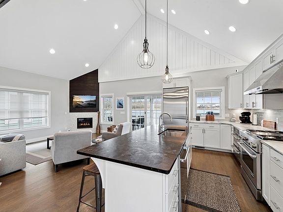 5th image of 420 Beachwalk Ln