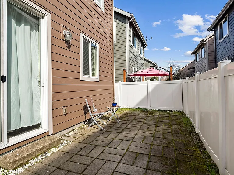 9284 SW Sweek Dr — Photo 26