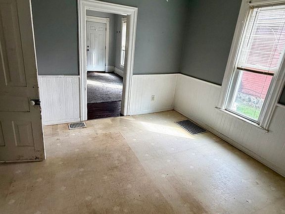 3rd image of 1225 N Washington Ave