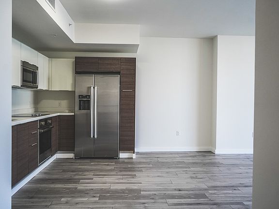 4th image of 1010 SW 2nd Ave Unit 1007