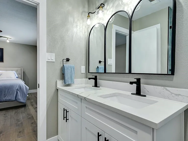 1807 Krizan Ave — Photo 15