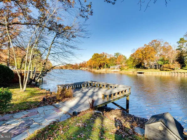 10 S Lakeside Dr W, Medford, NJ 08055