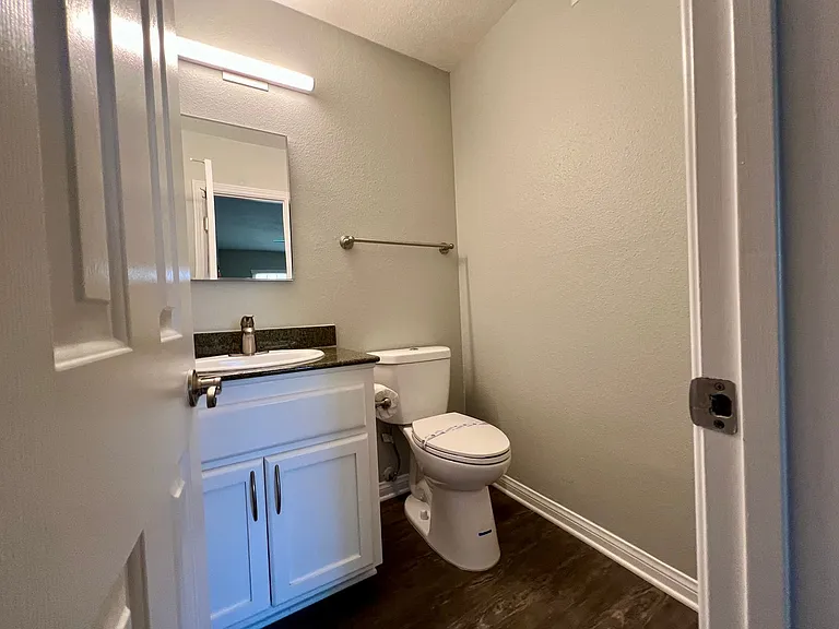 Solara Apartment Homes — Photo 58
