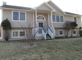 590 Noxon Rd, Poughkeepsie, NY 12603