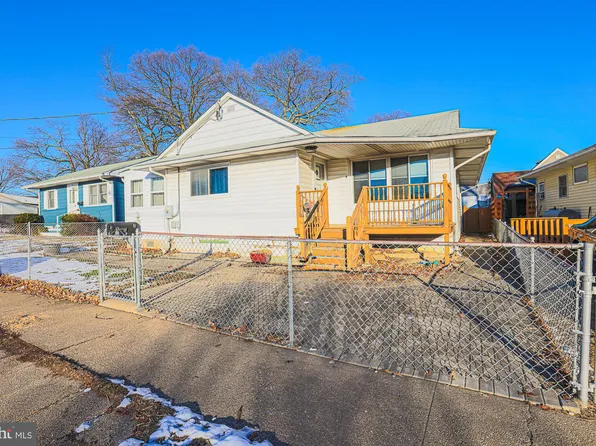 4 Elm Dr, Middle River, MD 21220