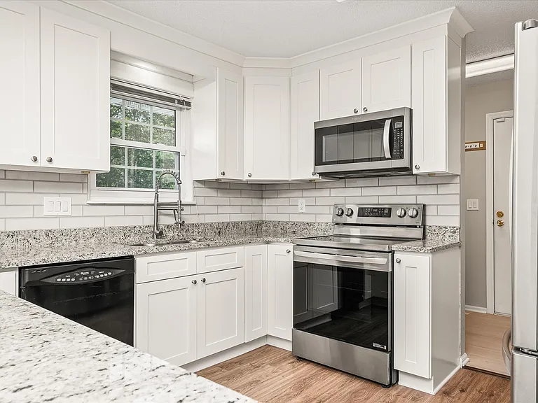 150 Pomeroy Dr — Photo 36