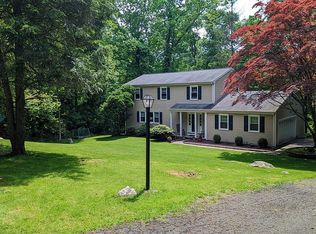 67 Bartlett Ln, Stamford, CT 06903