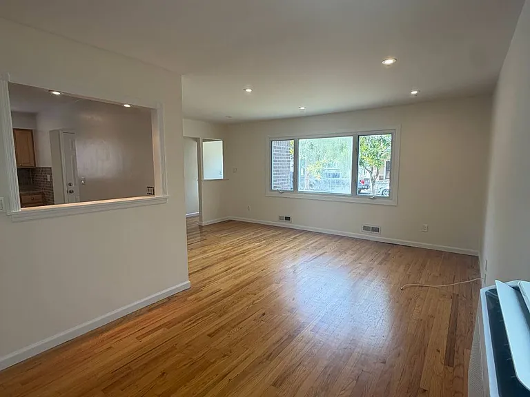 268 Chesterton Ave #1 — Photo 3