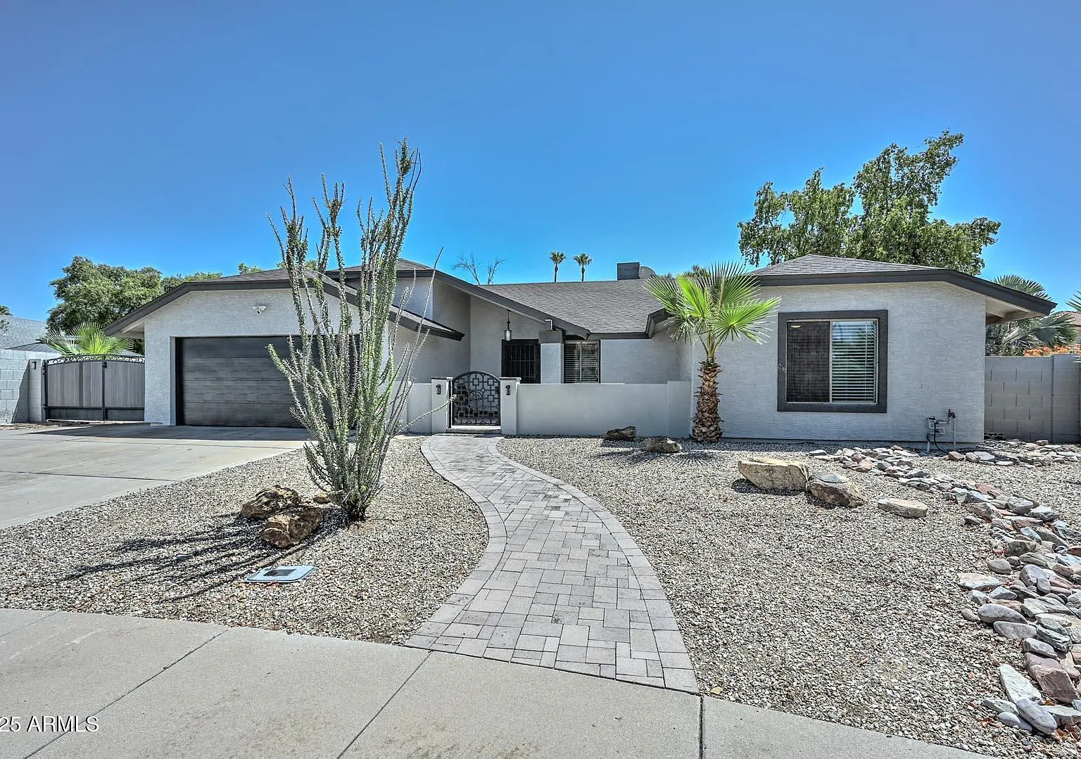 4 bed, 2.0 bath, 1749 sqft, $4,000 — Photo 2