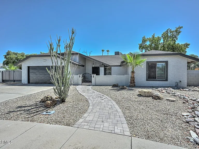 11509 N 109th Way — Photo 2