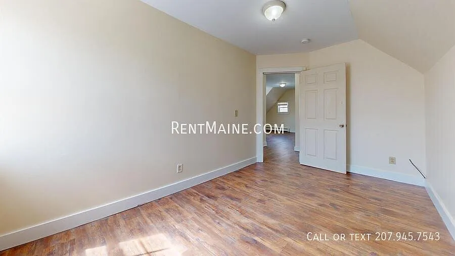 3 bed, 1066 sqft, $1,450 — Photo 2
