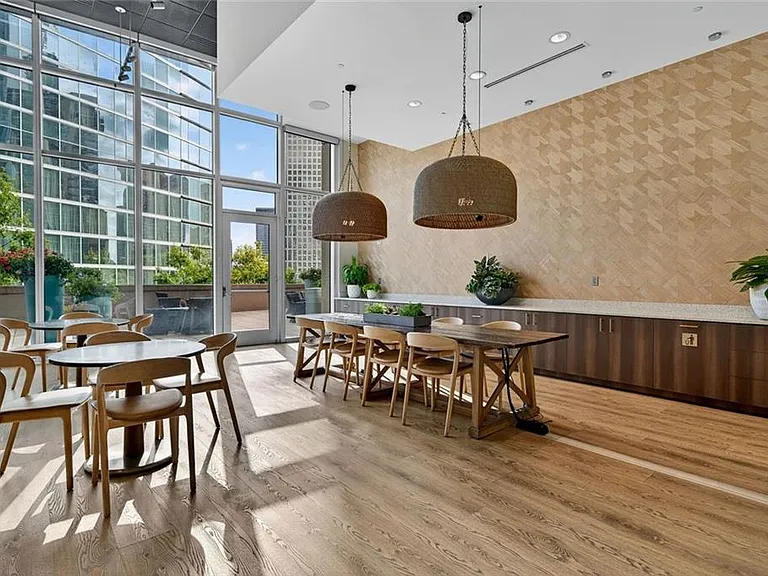1080 Peachtree St NE #2004 — Photo 41