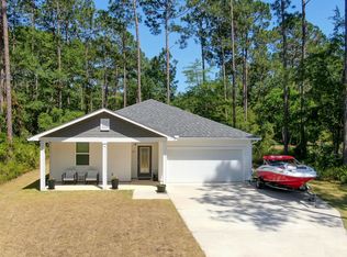 81 Bayside Dr, Freeport, FL 32439