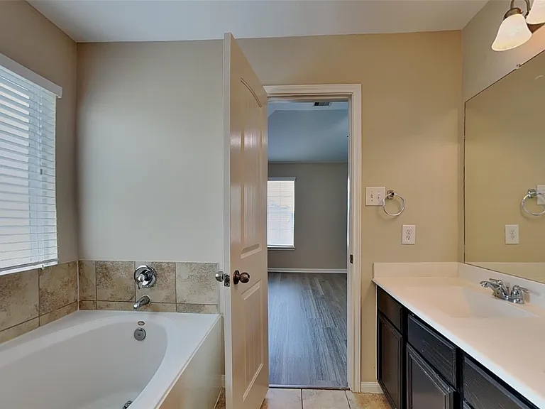 19554 Plantation Cove Ln — Photo 12