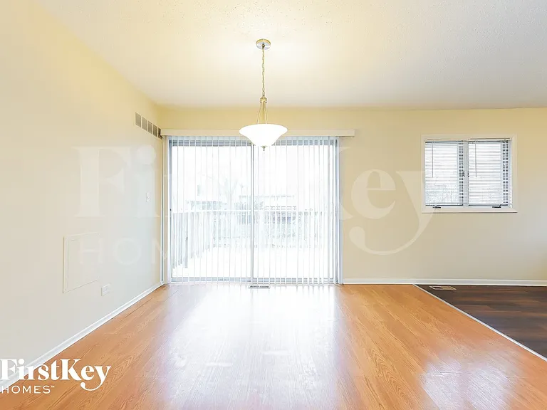 185 Mulford Dr — Photo 5