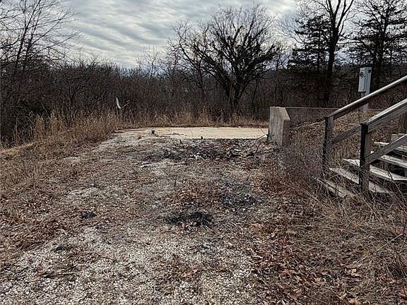 4th image of 324 Sirius Rd