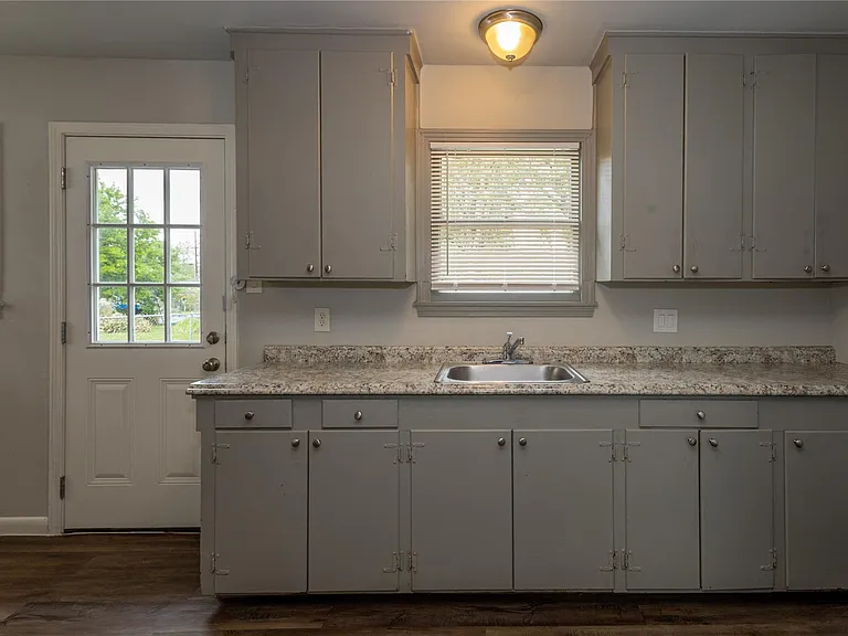 4710 El Paso St — Photo 12