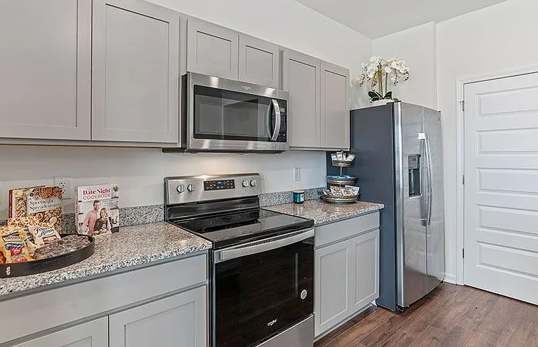 Poplar Village — Photo 2